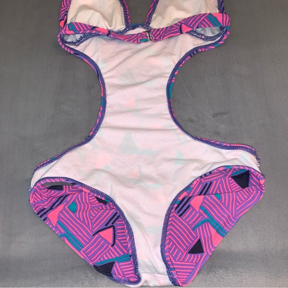 ✨FREE w/ $25 Purchase✨ New One piece Neon Swimsuit Bodysuit - Picture 7 of 10